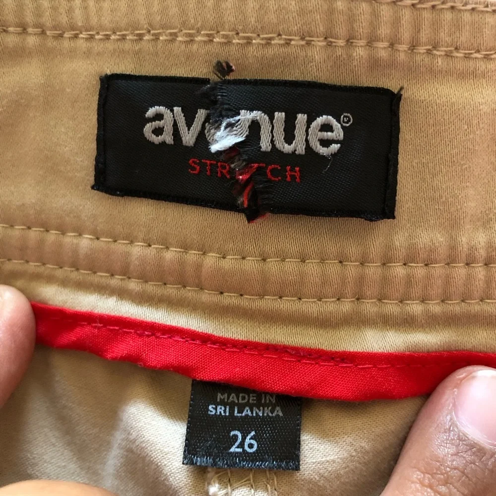 Avenue Beige Stretch Capri Pants Size 26 Plus Workwear